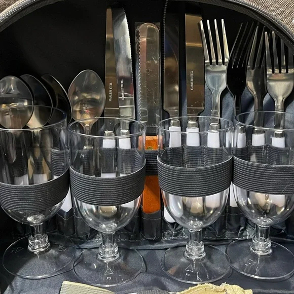 NWOT California Picnic All-in-One Shoulder Insulated Bag 4-Piece Cutlery Cheese! - Picture 8 of 15